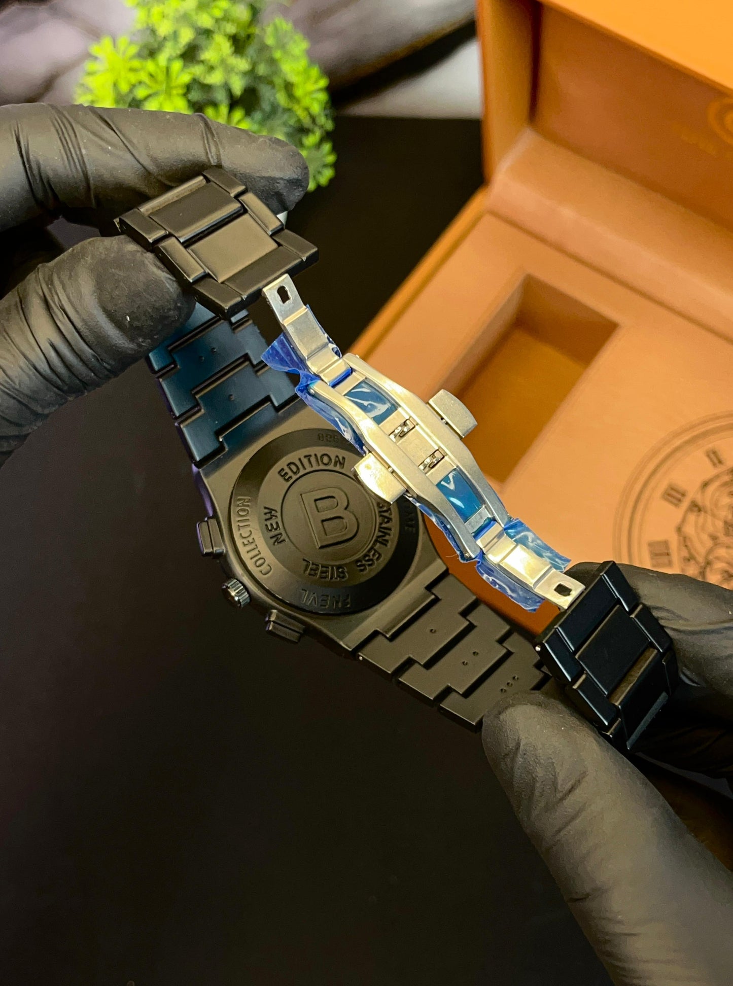 HB Premium Quartz Steel Watch - D1