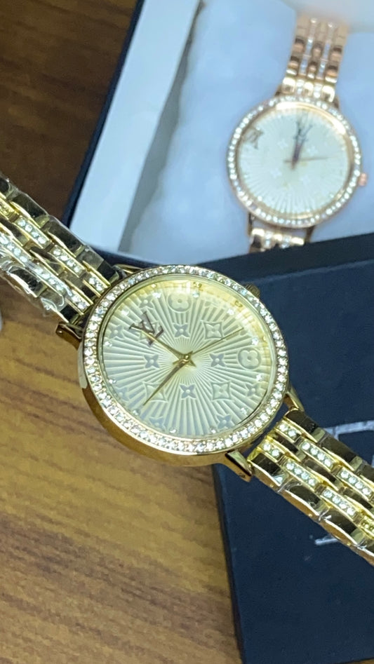 woman stone model  demanding article