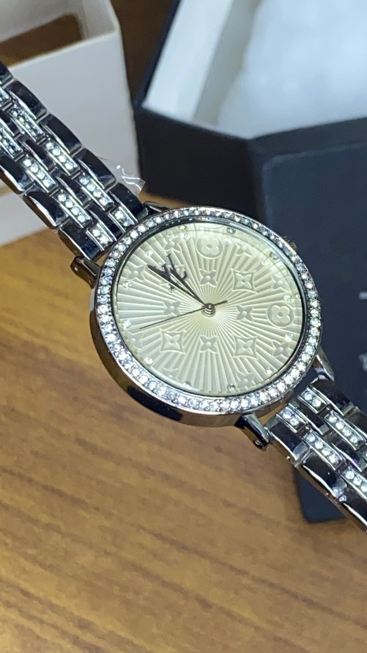 woman stone model  demanding article