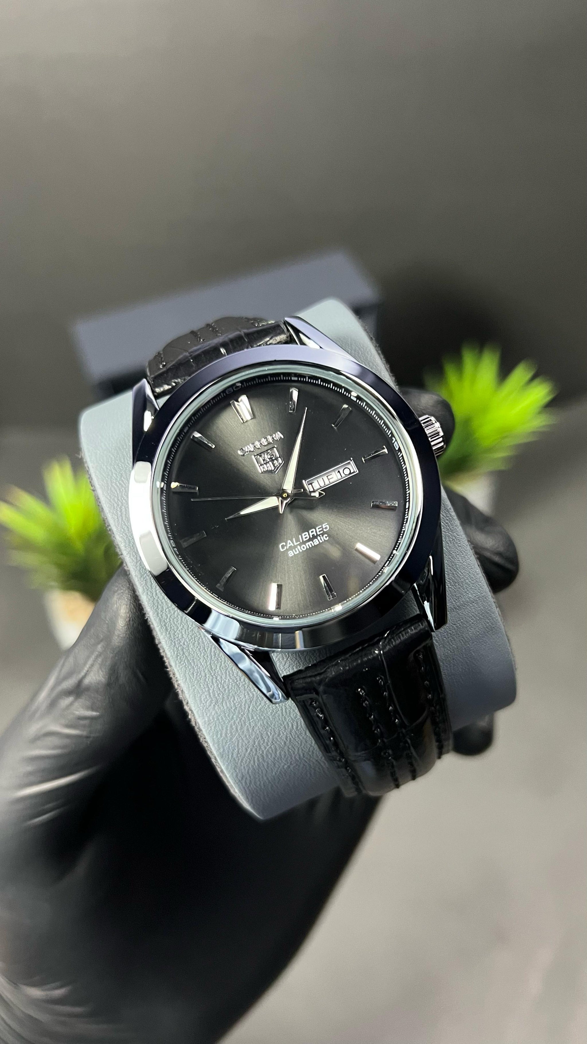 TH Model  automatic movemont With Day & Date