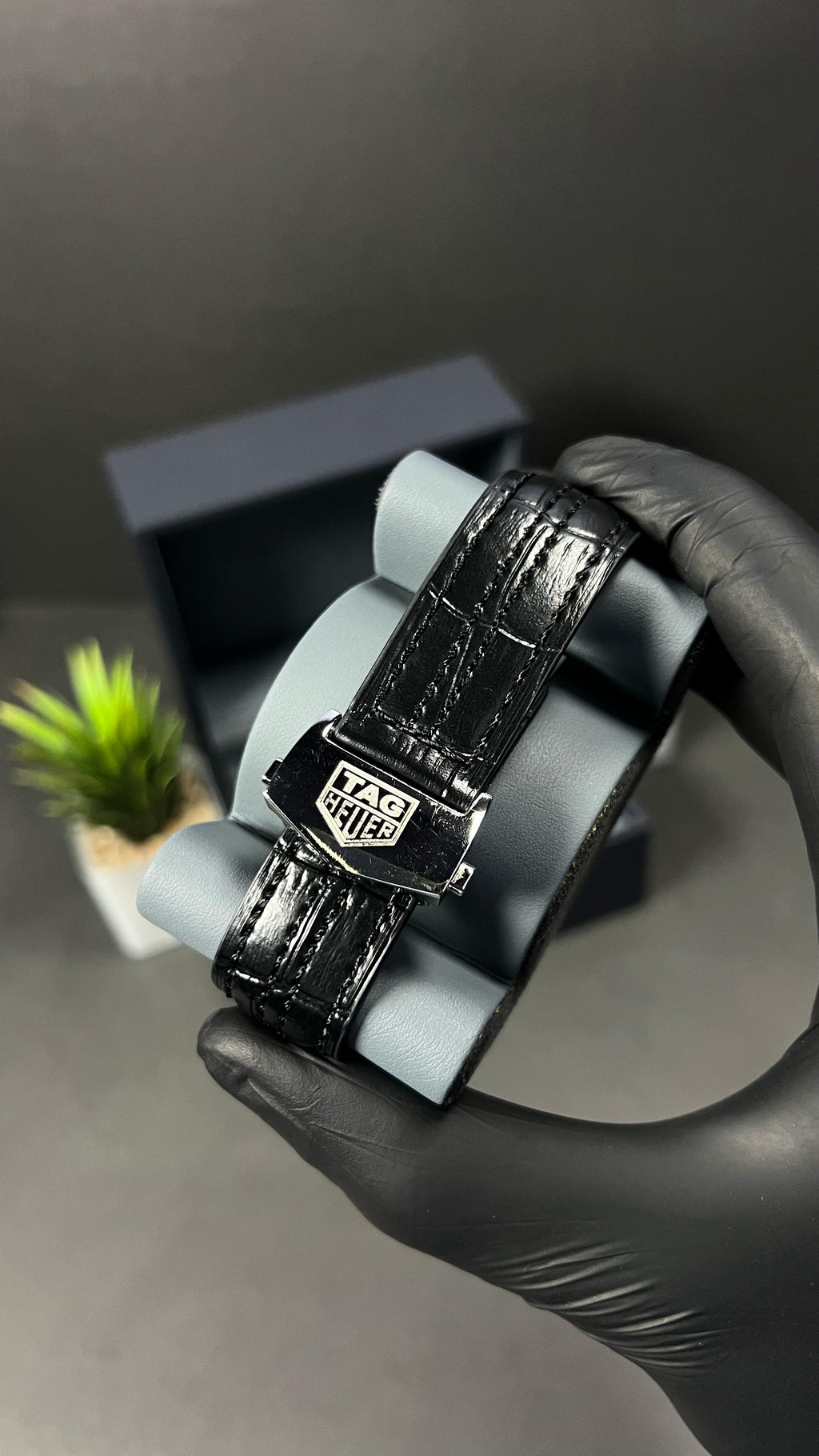 TH Model  automatic movemont With Day & Date