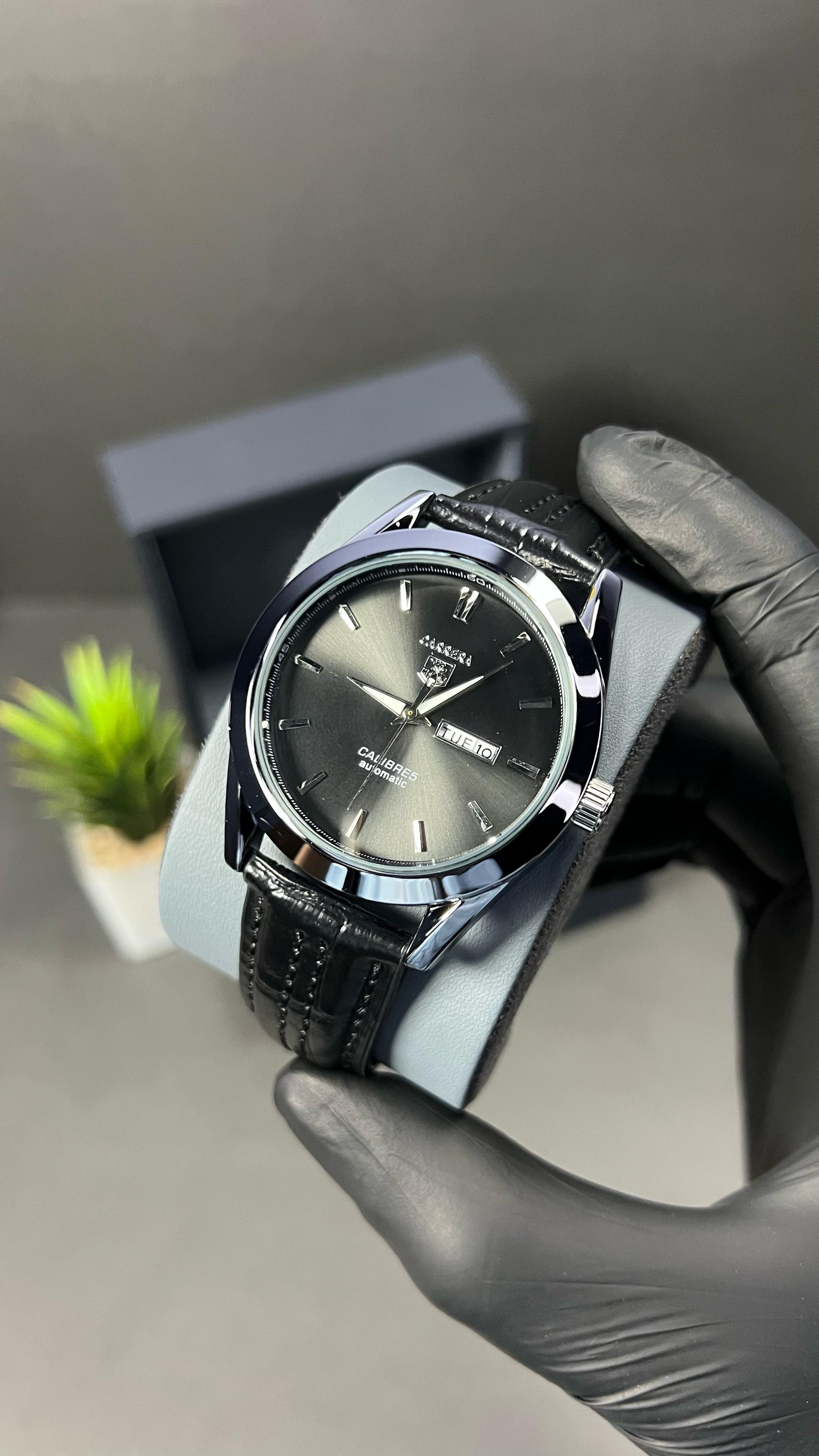 TH Model  automatic movemont With Day & Date