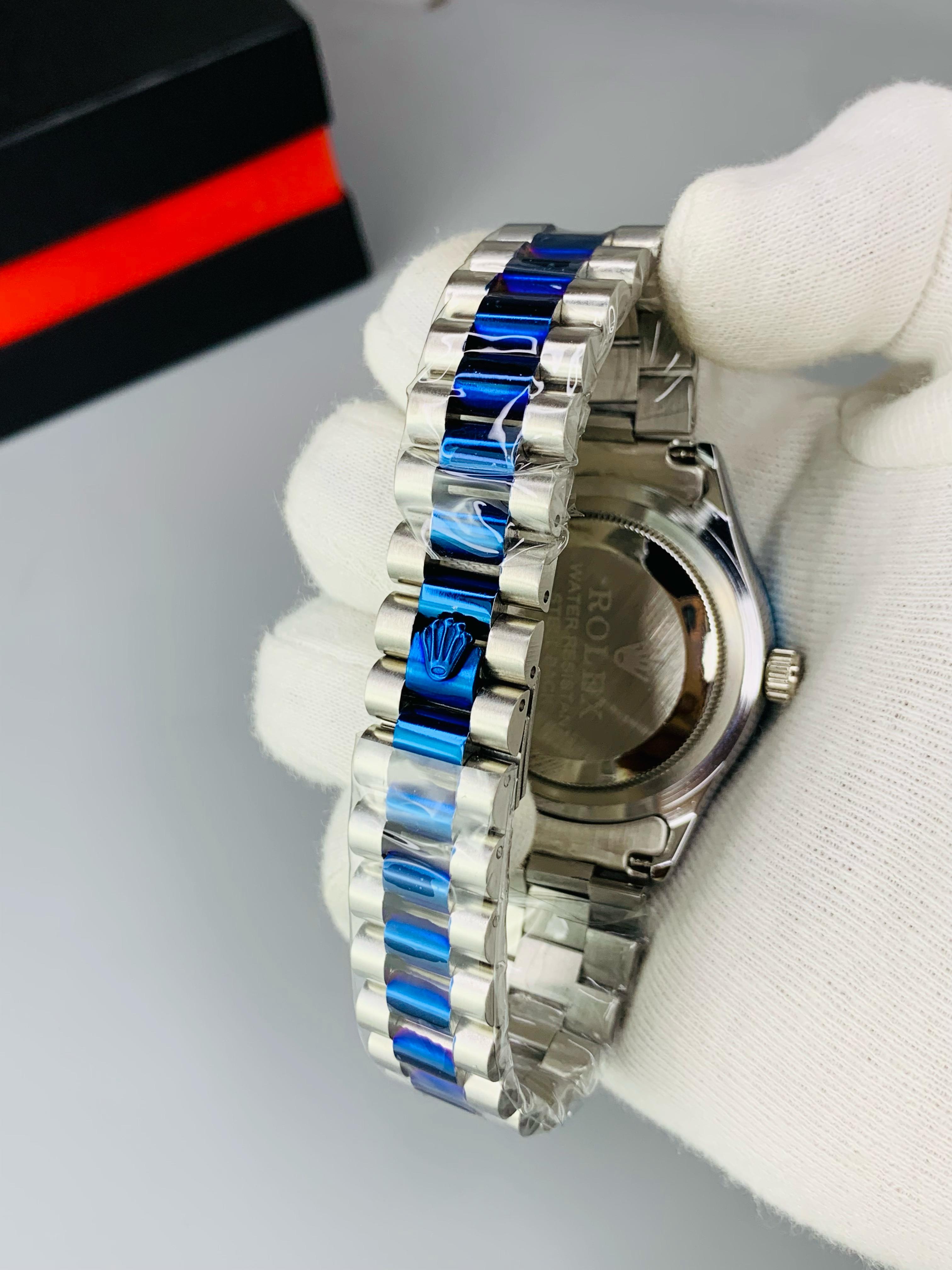 Blue Two Tone Model